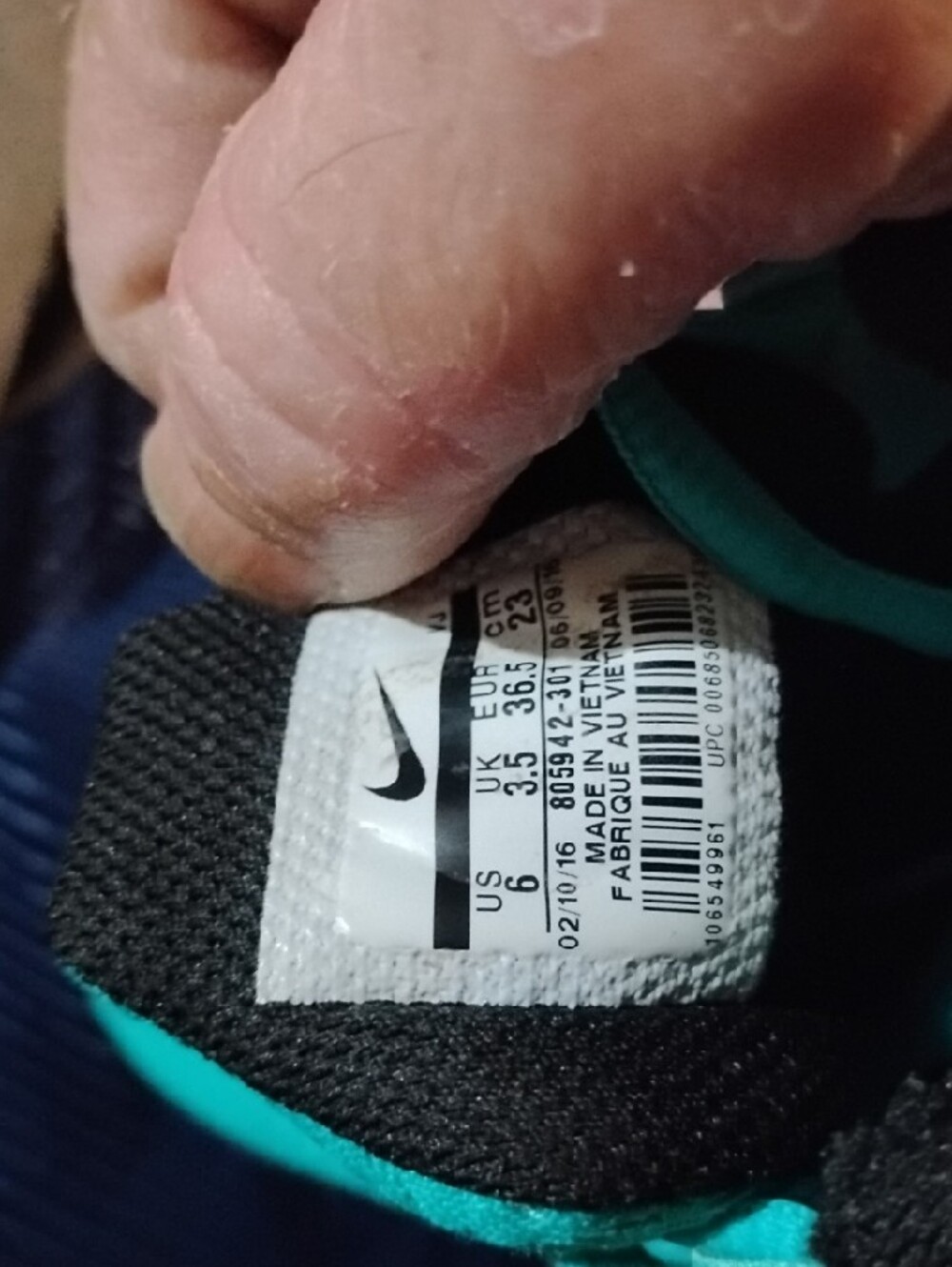 Nike Tailwind 8 Women's Running Shoes - Teal with Pink Logo - Picture 2 of 8